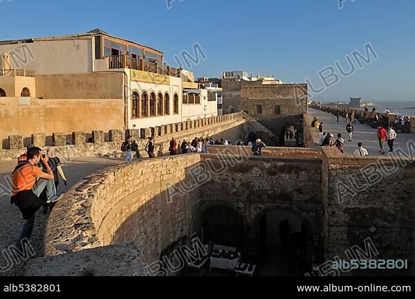 Sqala de la Kasbah, seawall of the old town of Essaouira, Unesco World Heritage Site, Morocco, North Africa, Africa.