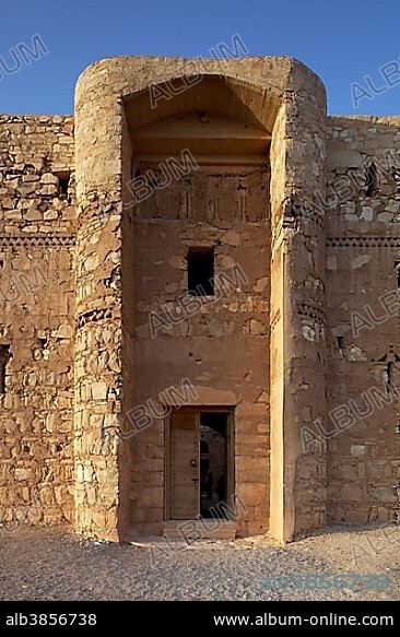 Entrance, desert castle Qasr Kharana or Qasr al-Harrana or Qasr al-Kharanah, Kharaneh or Hraneh, Jordan, Asia.