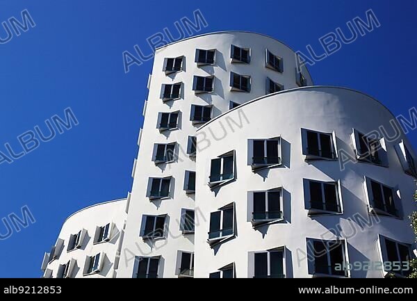 New customs yard in the Media Harbour, Gehry buildings, architect Frank Gehry, Düsseldorf, North Rhine-Westphalia, Germany, Europe.