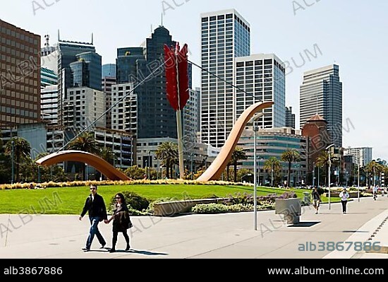 Sculpture, Cupid's Span, by Claes Oldenburg and Coosje van Bruggen, erected in 2003 in Rincon Park on the Embarcadero, San Francisco, California, USA, North America.