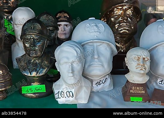 Souvenir shop, heads of Mussolini and Hitler in a shop window, glorification of fascism, birthplace of Mussolini, Predappio, Emilia-Romagna, Italy, Europe.