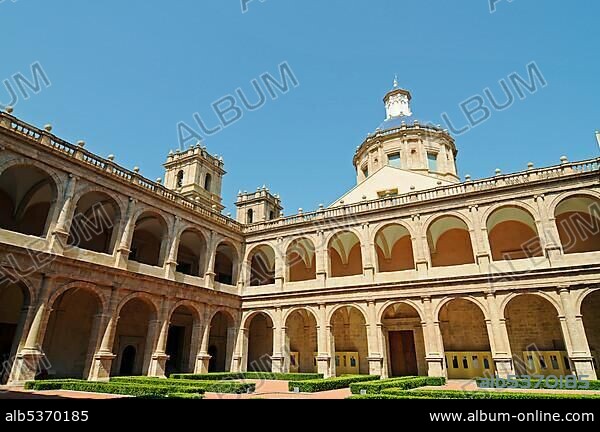 Courtyard, arcades, colonnade, Monasterio San Miguel de los Reyes, monastery, church, museum, art, exhibitions, Valencia, Spain, Europe.