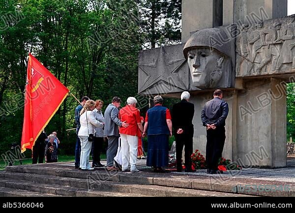Wreath laying ceremony at the cenotaph of the fallen russian soldiers in World War II.