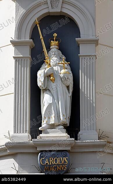 Statue of Emperor Charlemagne with scepter, orb and crown, historical town hall, Lueneburg, Lower Saxony, Germany, Europe.
