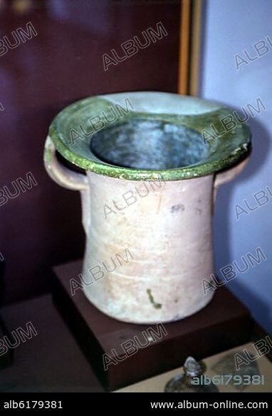 BACIN U ORINAL VIDRIADO - CERAMICA ROMANA.