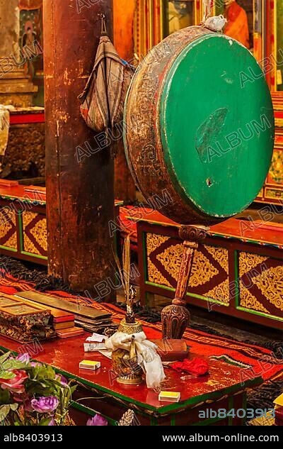 Large tibetan drum in Hemis gompa (Tibetan Buddhist monastery) . Ladakh, India, Asia.