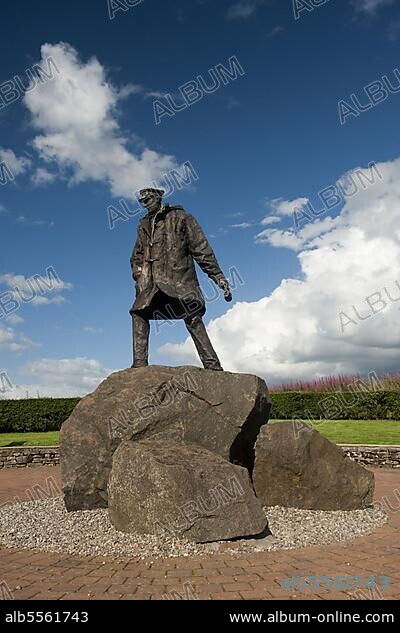 Memorial statue, Colonel Sir Archibald David Stirling, founder of the SAS, Hill of Row, near Doune, Stirlingshire, Scotland, United Kingdom, Europe.