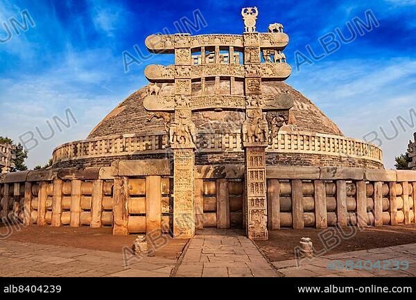 Great Stupa, ancient Buddhist monument. Sanchi, Madhya Pradesh, India, Asia.