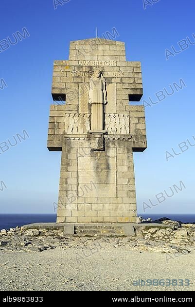 WW2 monument to the Bretons of Free France, Cross of Pen Hir, inaugurated by General Charles de Gaulle, Pointe de Pen-Hir, Brittany, France, Europe.