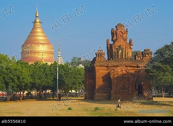 Golden Stupa, Shwezigon Pagoda, Bagan, Burma, Pagan, Myanmar, Asia.