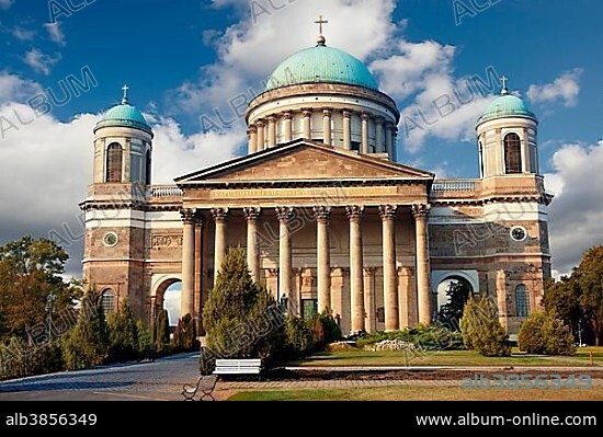 Esztergom Basilica, Esztergomi Bazilika, cathedral, Esztergom, Hungary, Europe.
