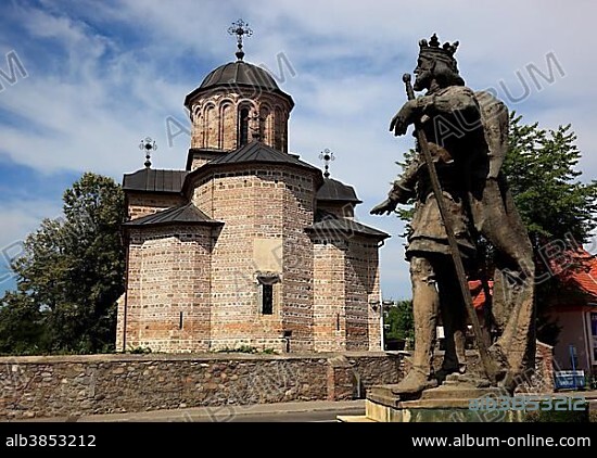 Princely Church of St Nicholas Curtea de Arges with a statue of Basarabs, Walachei, Romania, Europe.
