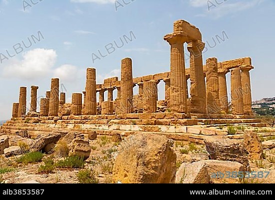 Tempio di Giunone, or Temple of Hera Lakinia, Temple of Juno, Temple D, Akragas, Valle dei Templi, Valley of the Temples, or Vaddi di li Tempri, Agrigento, Sicily, Italy, Europe.