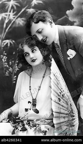 Couples, Flirt, Man and Woman Flirting, 1920s, Germany, Europe.