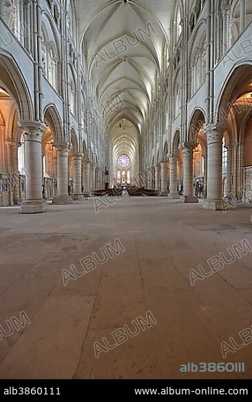 Nave, Gothic ribbed vault, Cathedral of Laon, Laon, Département Aisne, France, Europe.