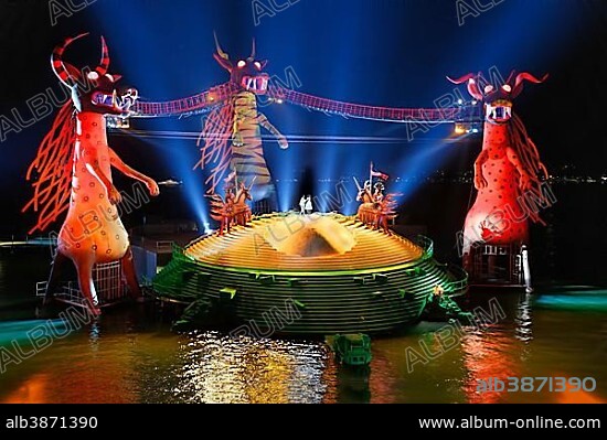 Die Zauberflöte von Wolfgang Amadeus Mozart, Opernaufführung auf Seebühne im Bodensee, Bregenzer Festspiele 2013, Bregenz, Vorarlberg, Austria, Europe.