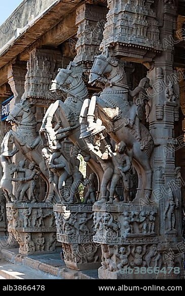 Horse statues, temple city of Srirangam, Tiruchirappalli, Tamil Nadu, India, Asia.