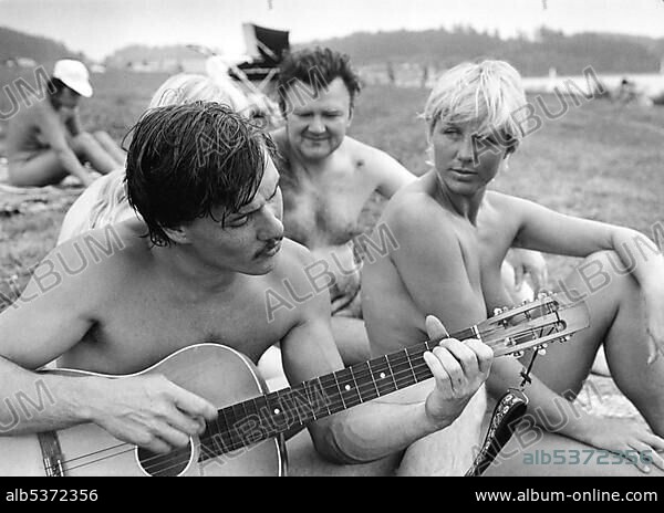 At the nudist beach, Leipzig, GDR, East Germany, historical photo, about 1980.