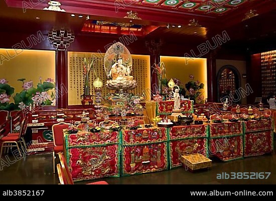 Buddha statue at the Kwan Im Thong Hood Cho Temple, Waterloo Street, Singapore, Southeast Asia, Asia.