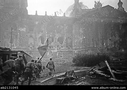 第二次世界大戦 ベルリン陥落 写真集「Berlin 1945」 - 洋書