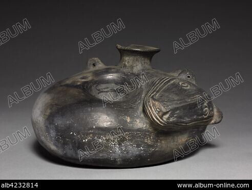 CHIMU POTTERY - Stock Photos, Illustrations and Images - Album