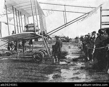 France carte postale photo, aérodrome avec biplanes c. 1920 France carte postale photo, aérodrome avec biplanes c. 1920