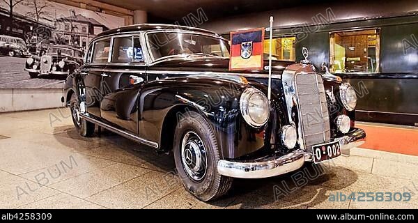 Adenauer's Mercedes 300 with saloon car 10205, House of History, Bonn, Rhineland, North Rhine-Westphalia, Germany, Europe.