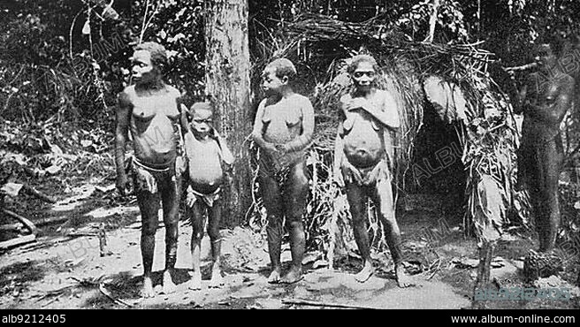 Pygmies, dwarf people in the jungle of Inner Cameroon, Cameroon was a German colony from 1884 to 1919, Historical, digitally restored reproduction of an original artwork from the early 20th century, exact original date unknown.