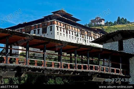 Cantilever bridge over the Paro Chhu River at Rinpung Dzong, Drukpa Kagyu, Buddhist monastery and fortress, Paro, Bhutan, Asia.