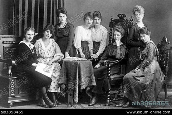Eight Sisters, Family, Group Picture, 1910s, Germany