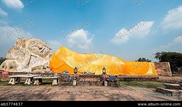 Big reclining Buddha statue, Wat Phra Non Wat Lokayasuth, Ayutthaya, Thailand, Asia.