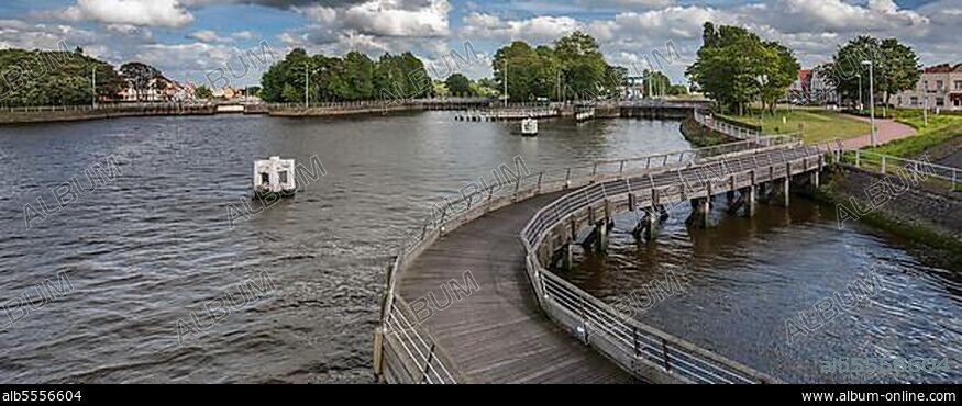 The river IJzer, Yser at the Ganzenpoot lock complex, Goosefoot in Nieuwpoort, Nieuport, Belgium, Europe.
