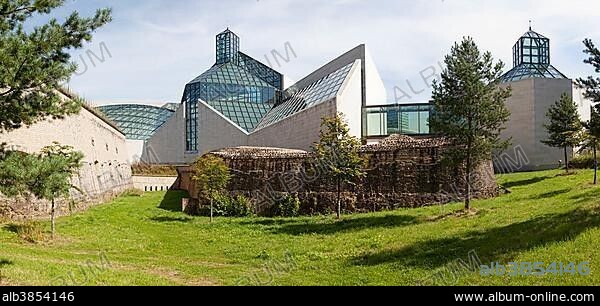 Musée d'Art Moderne Grand-Duc Jean, a modern building, also known as Grand Duke Jean Museum of Modern Art or Mudam, historic old Fort Thuengen fortress, European quarter, Kirchberg-Plateau, Luxembourg City, Europe, PublicGround.