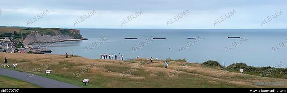 Arromanches-les-Bains, D-Day, Gold Beach, remnants of the artificial landing harbour, Mulberry Harbour, Normandy, France, Europe.