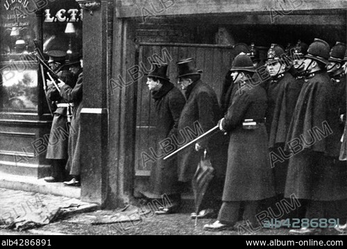Winston Churchill attending manoeuvres in Sydney Street in London (Fort Chabrol). 1911. Great Britain.
