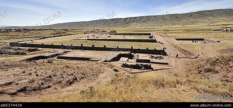 Archaeological site, religious and administrative centre of the Tihuanaku culture, UNESCO World Heritage Site, La Paz, Bolivia, South America.