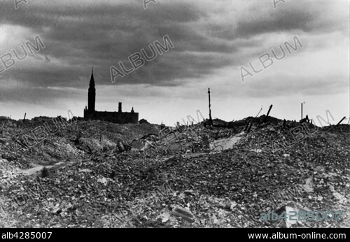 Field of rubble marking the location of the royal palace in Warsaw, completely destroyed by the Germans before leaving the city in January 1945.. Since then, the royal palace has been meticulously, identically rebuilt, including the interiors.