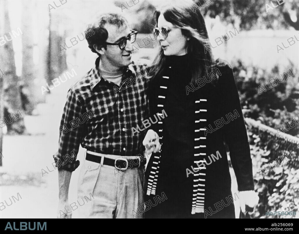 DIANE KEATON y WOODY ALLEN en ANNIE HALL, 1977, dirigida por WOODY ALLEN. Copyright UNITED ARTISTS.