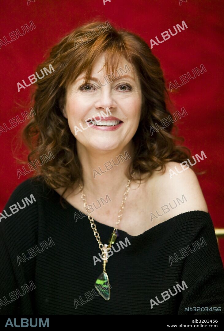 SUSAN SARANDON. April 15, 2008 - Hollywood, California, U.S. - Susan Sarandon promoting ''Bernard and Doris'' in New York City, NY. April 15, 2008*** NO TABS / SKIN MAGS *** NO ITALY *** NO SALES TO AMI PUBLICATIONS *** EMBARGOED IN THE USA UNTIL JULY 15, 2008. 15/04/2008