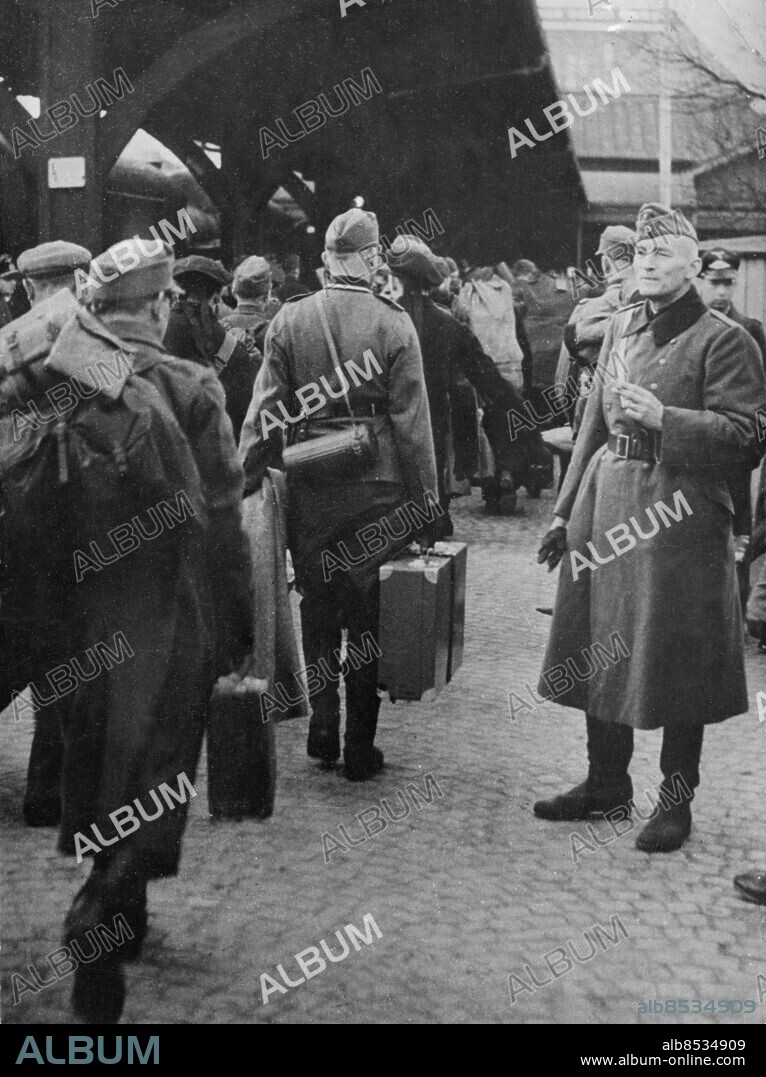 1940-tal.. Utan bildtext. Not. Division Engelbrecht på genomresa i Sverige under kriget. Anm. Den tyska transittrafiken genom Sverige pågick mellan 1940-1943 Permittenttrafik CD641 sites: SVERIGE;TYSKLAND*.