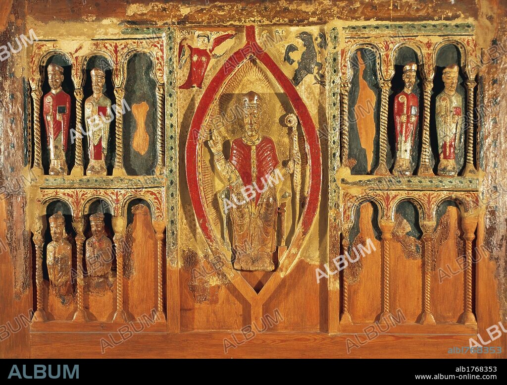 ARTE ROMANICO. ESPAÑA. S. XII. FRONTAL DE ALTAR DE SAN HILARIO o FRONTAL DE BUIRA. Obra sobre madera tallada y policromada, representando la figura entronizada de San Hilario, Obispo de Poitiers. Procede de la Ermita de la Vírgen de la Mola (Buira). Provincia de Huesca. España. Museo Diocesano de Lleida. Cataluña.