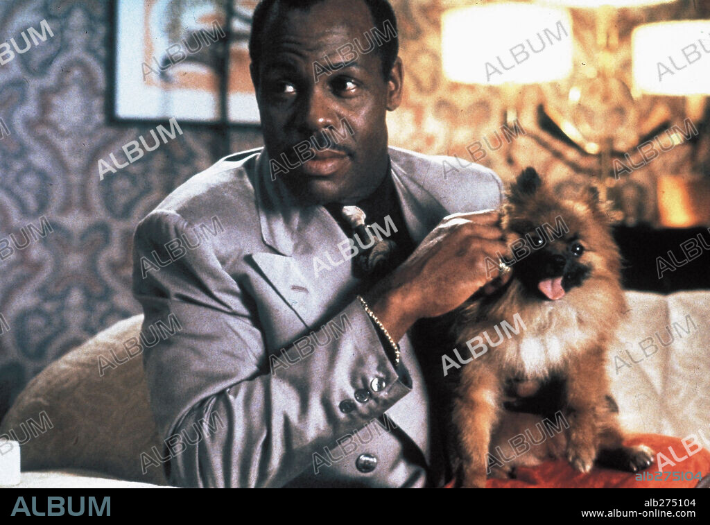 DANNY GLOVER in A RAGE IN HARLEM, 1991, directed by BILL DUKE. Copyright MIRAMAX.