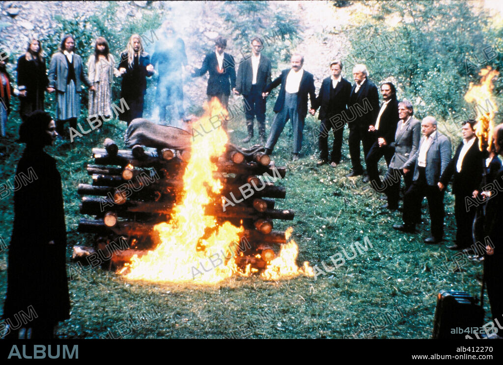 EL ENIGMA DEL HECHICERO, 1988 (THE RAGGEDY RAWNEY), dirigida por BOB HOSKINS. Copyright HANDMADE/VIRGIN.