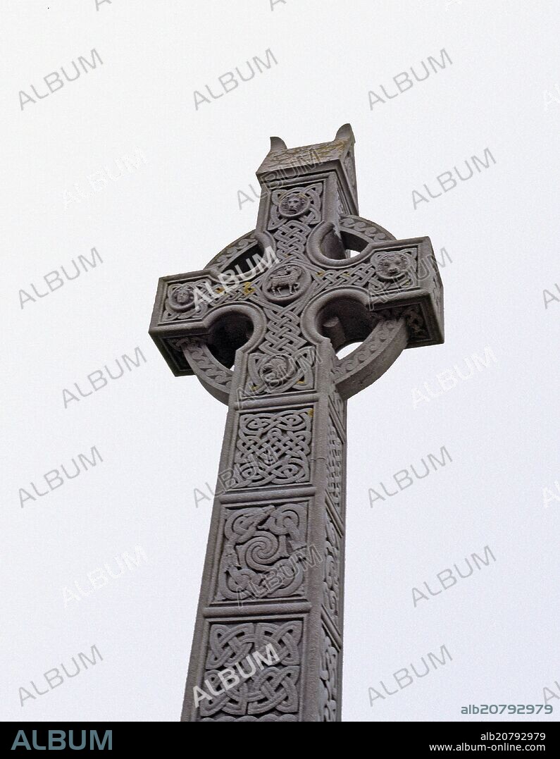 CRUZ-SIMBOLO DE CRISTIANDAD IRLANDESA,HERENCIA DE EPOCA CELTA.