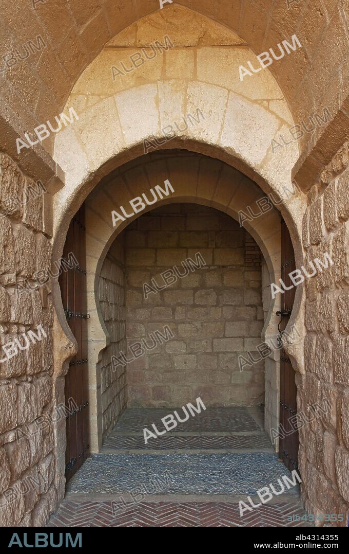 Alcazaba-gate, La Mota fortress, Alcala la Real, Jaen-province, Region of Andalusia, Spain, Europe.