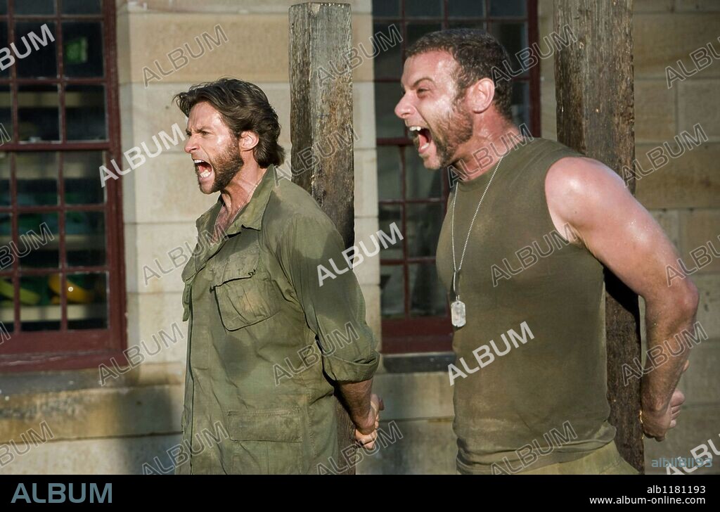 HUGH JACKMAN and LIEV SCHREIBER in X-MEN ORIGINS: WOLVERINE, 2009, directed by GAVIN HOOD. Copyright 20TH CENTURY FOX.