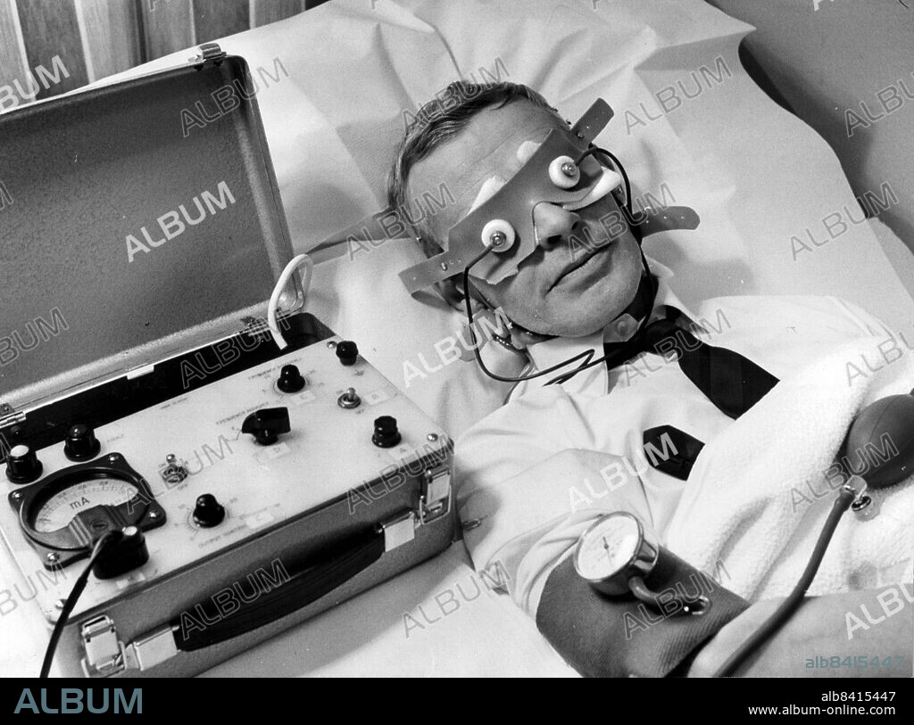 ARKIV STOCKHOLM 19630410 - Sömnmaskin på Karolinska sjukhuset.. Foto: Ronny Karlsson Kod: 151. COPYRIGHT SCANPIX SWEDEN.