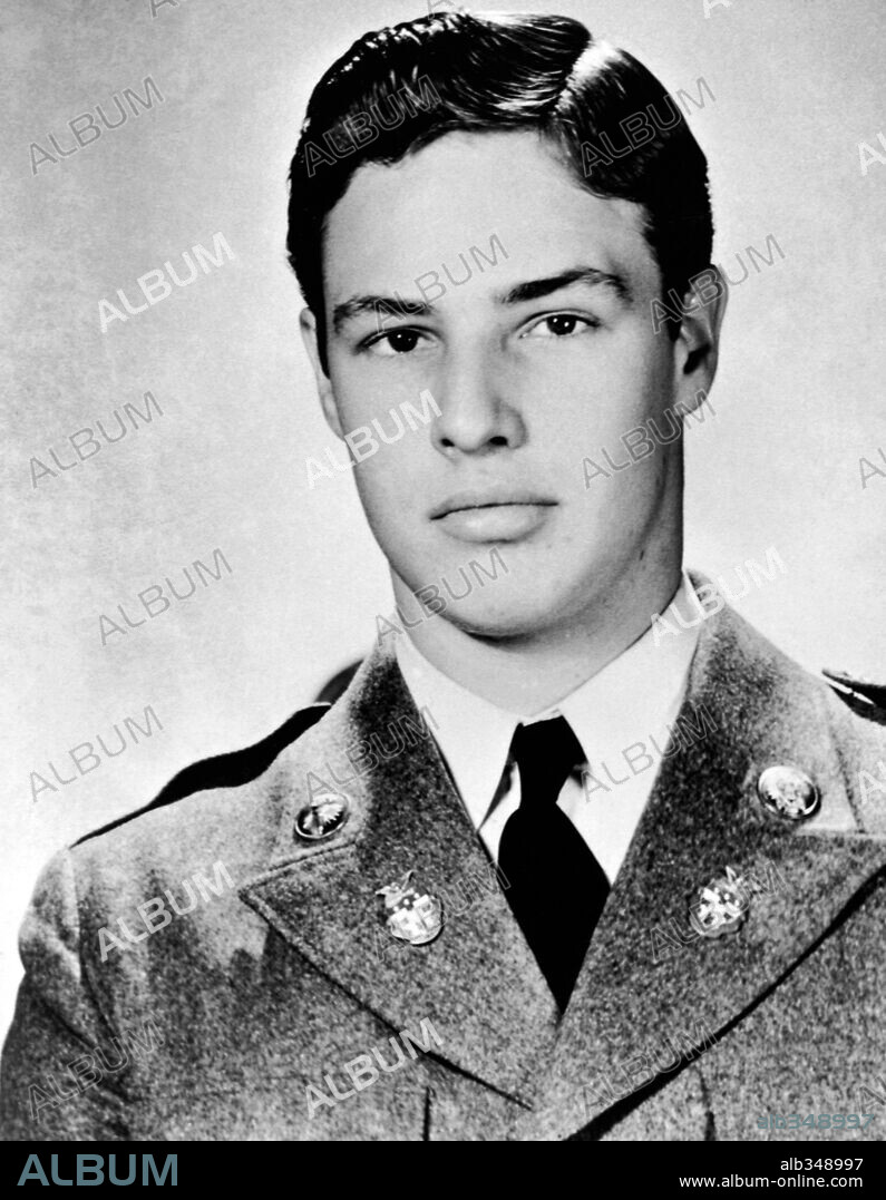 MARLON BRANDO. 1942