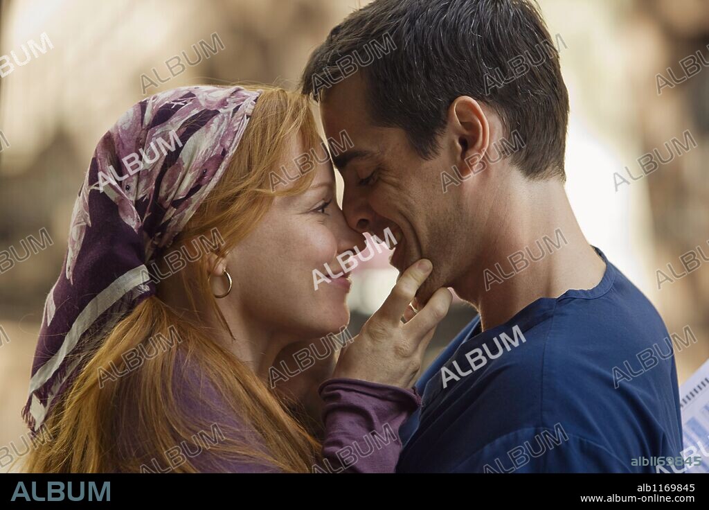 ADAM KAUFMAN et LAUREN AMBROSE dans LOVING LEAH-TV, 2009, réalisé par JEFF BLECKNER. Copyright Hallmark hall of fame productions.