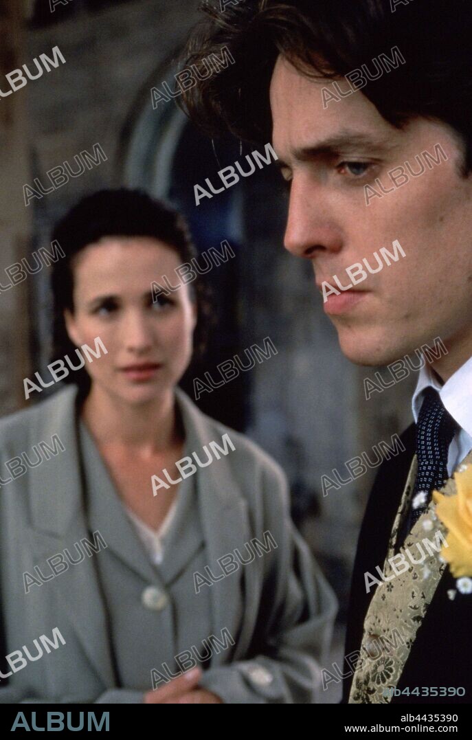ANDIE MacDOWELL et HUGH GRANT dans FOUR WEDDINGS AND A FUNERAL, 1994, réalisé par MIKE NEWELL. Copyright GRAMERCY PICTURES.